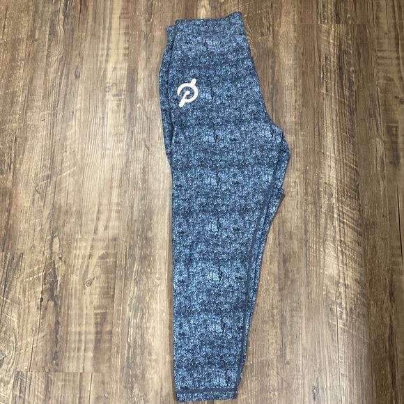 Peloton Cadence Capri Pants Size L - Picture 6 of 7